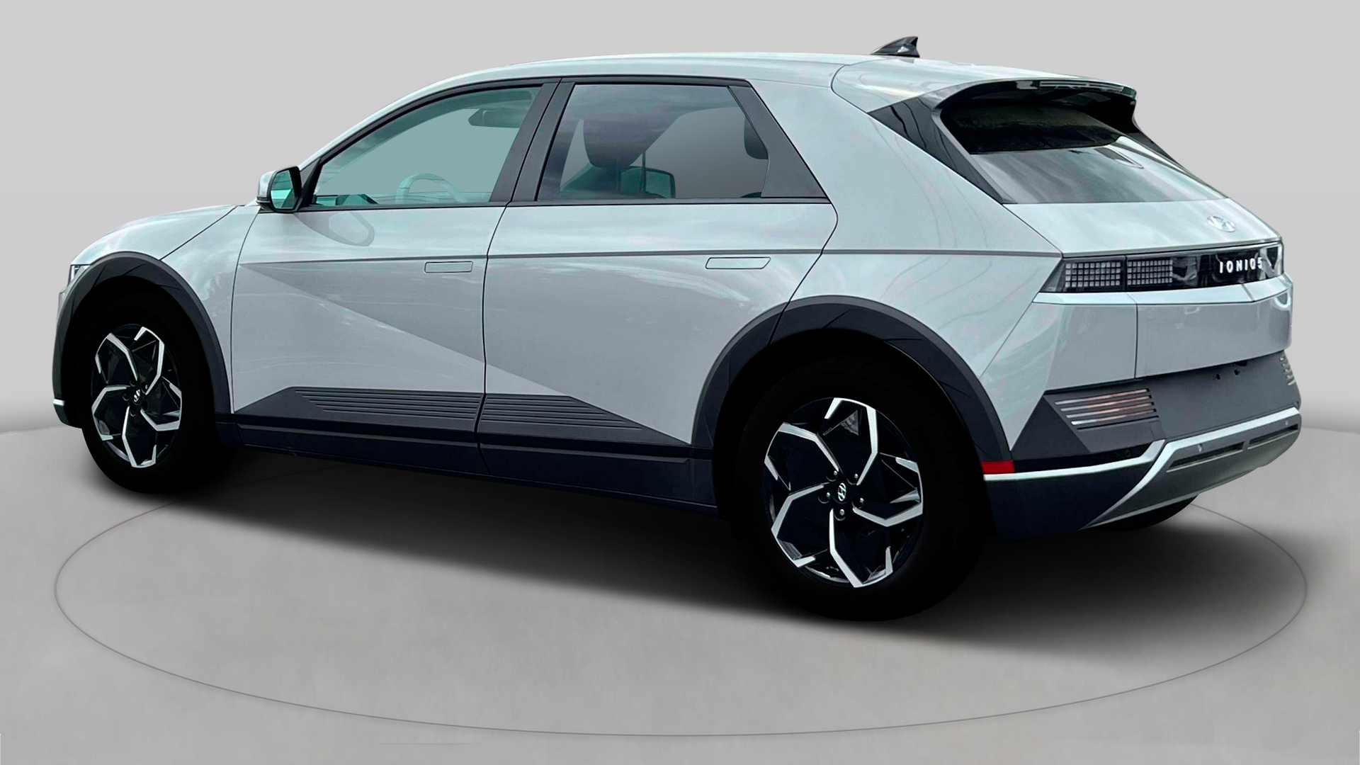 2024 Hyundai IONIQ 5 SE Standard Range