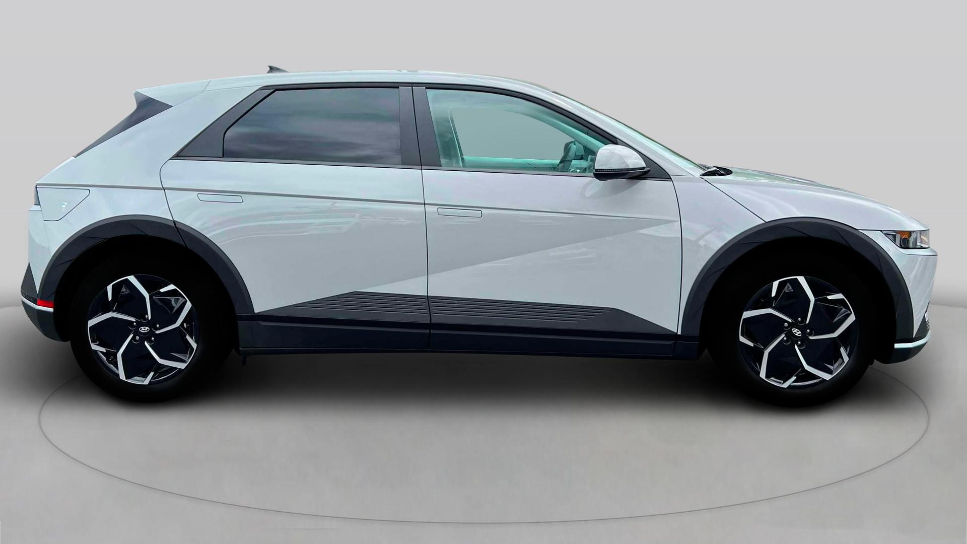 2024 Hyundai IONIQ 5 SE Standard Range