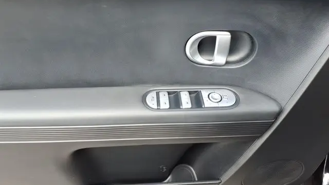 2023 Hyundai IONIQ 5 SE