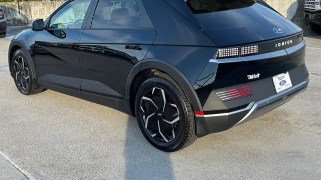 2024 Hyundai IONIQ 5 SE