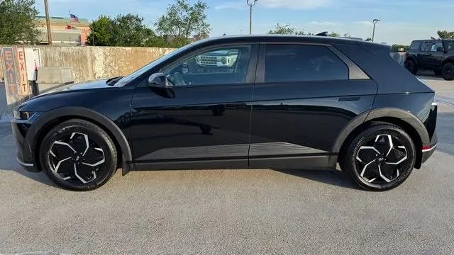 2024 Hyundai IONIQ 5 SE