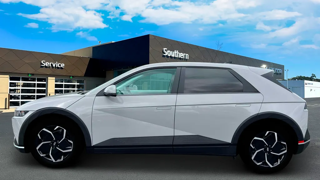 2024 Hyundai IONIQ 5 SE