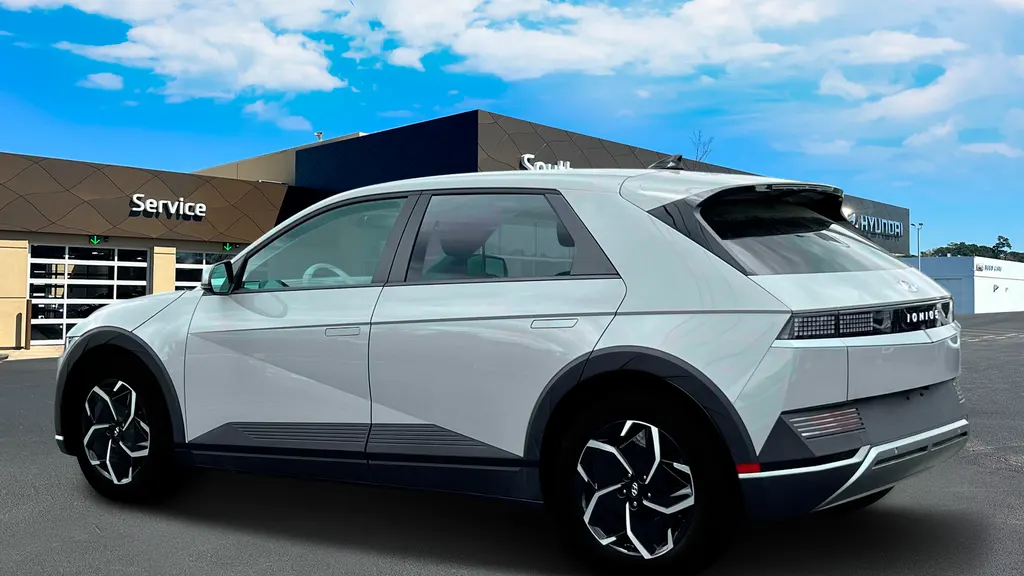 2024 Hyundai IONIQ 5 SE