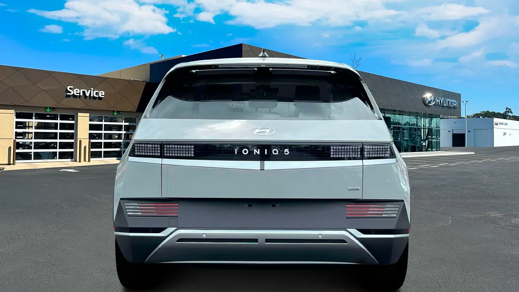 2024 Hyundai IONIQ 5 SE