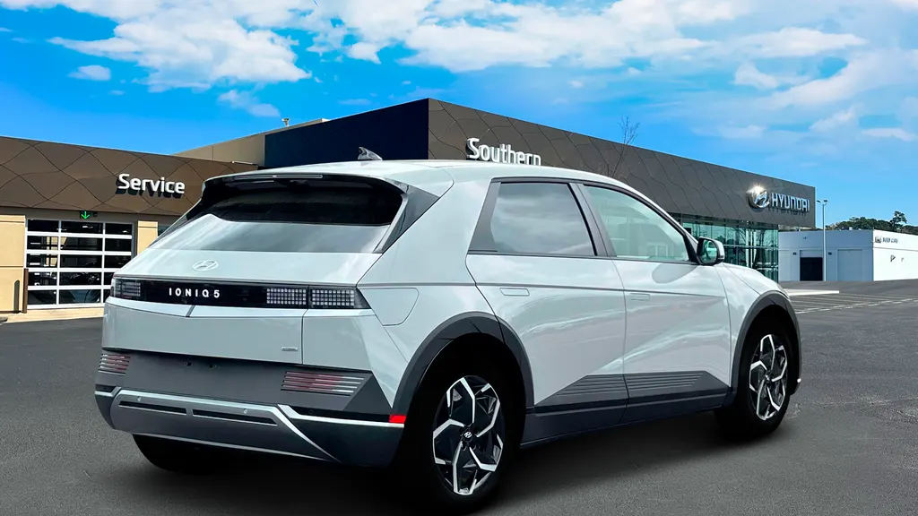 2024 Hyundai IONIQ 5 SE