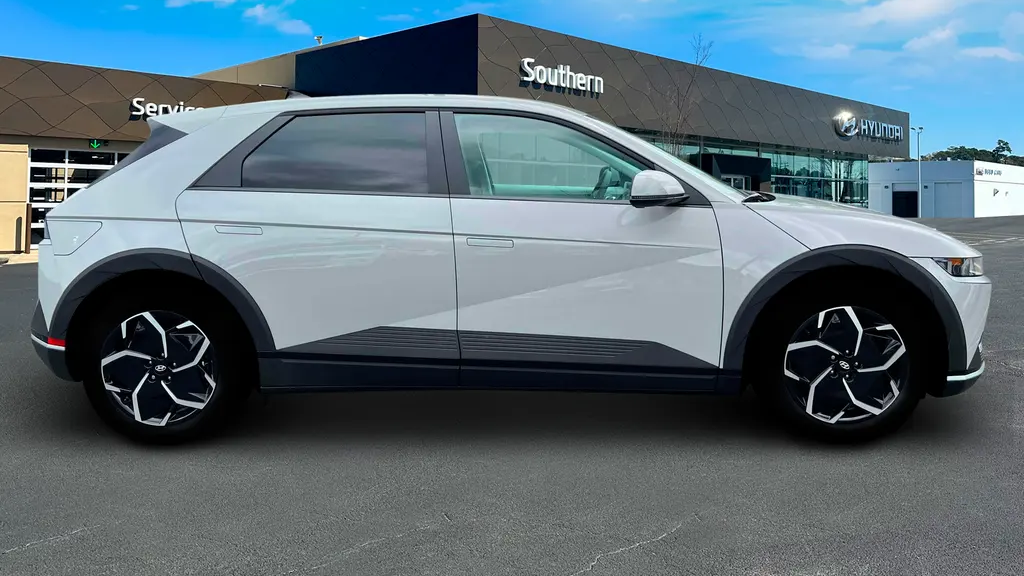 2024 Hyundai IONIQ 5 SE