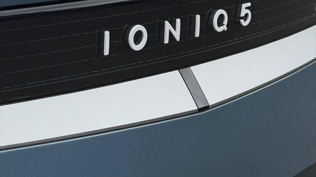 2024 Hyundai IONIQ 5 SE