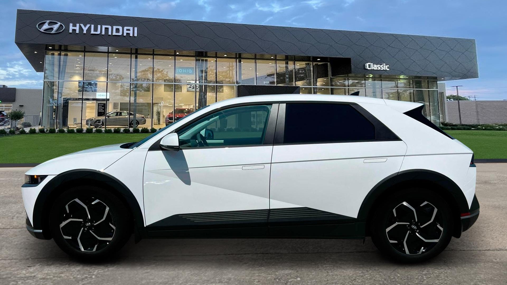 2024 Hyundai IONIQ 5 SE