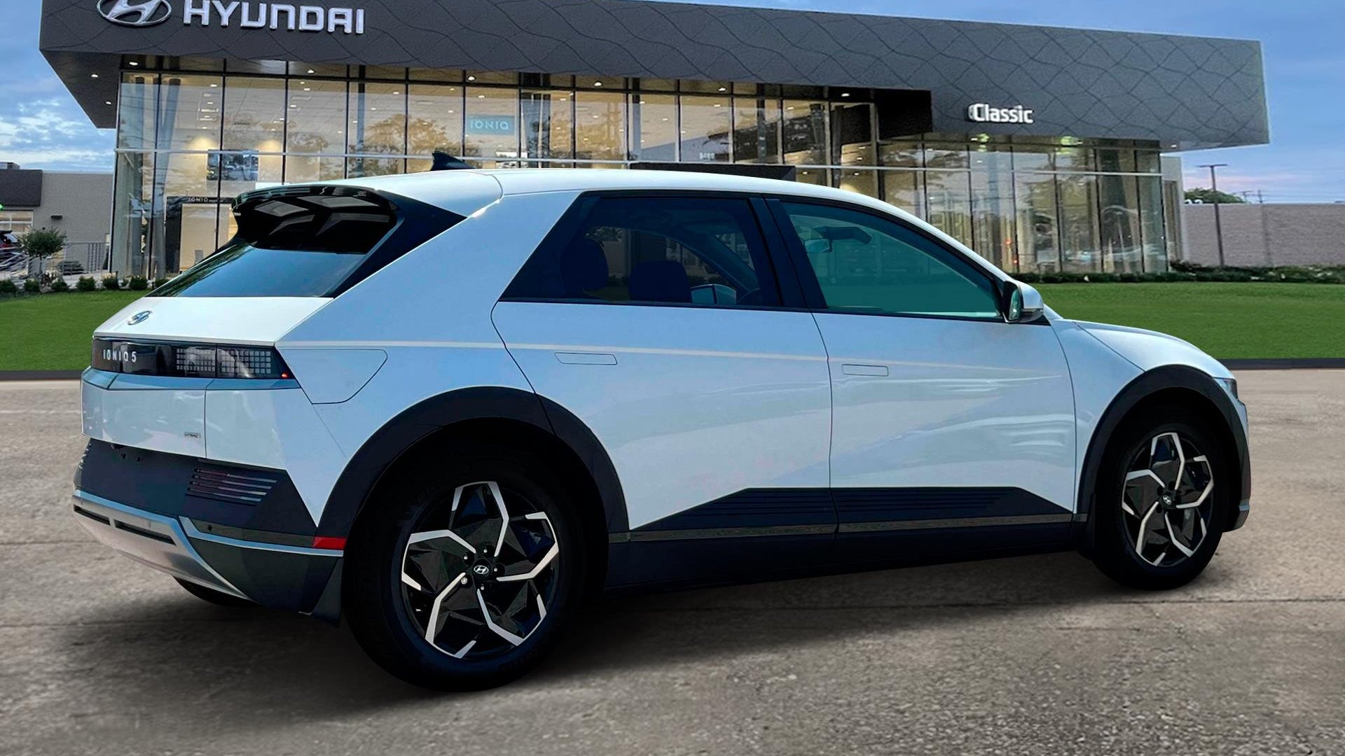 2024 Hyundai IONIQ 5 SE