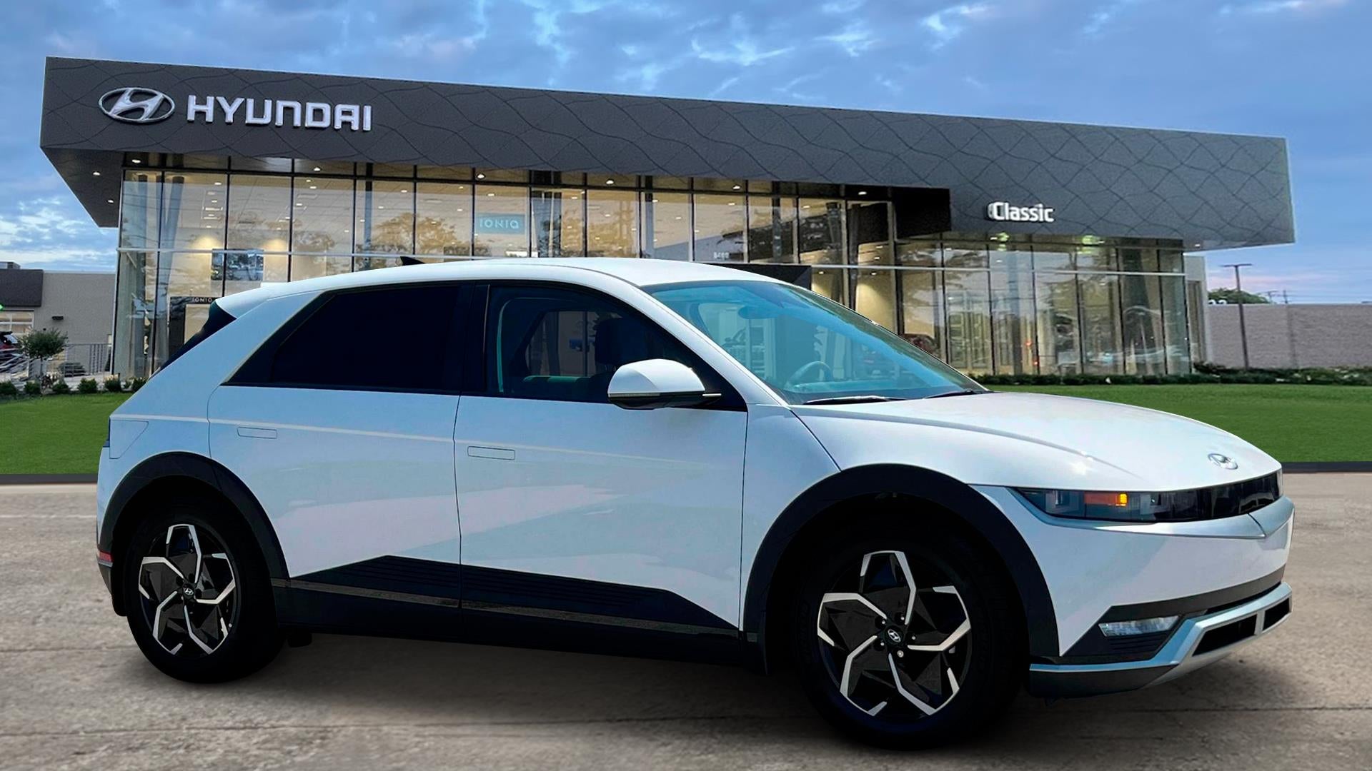 2024 Hyundai IONIQ 5 SE