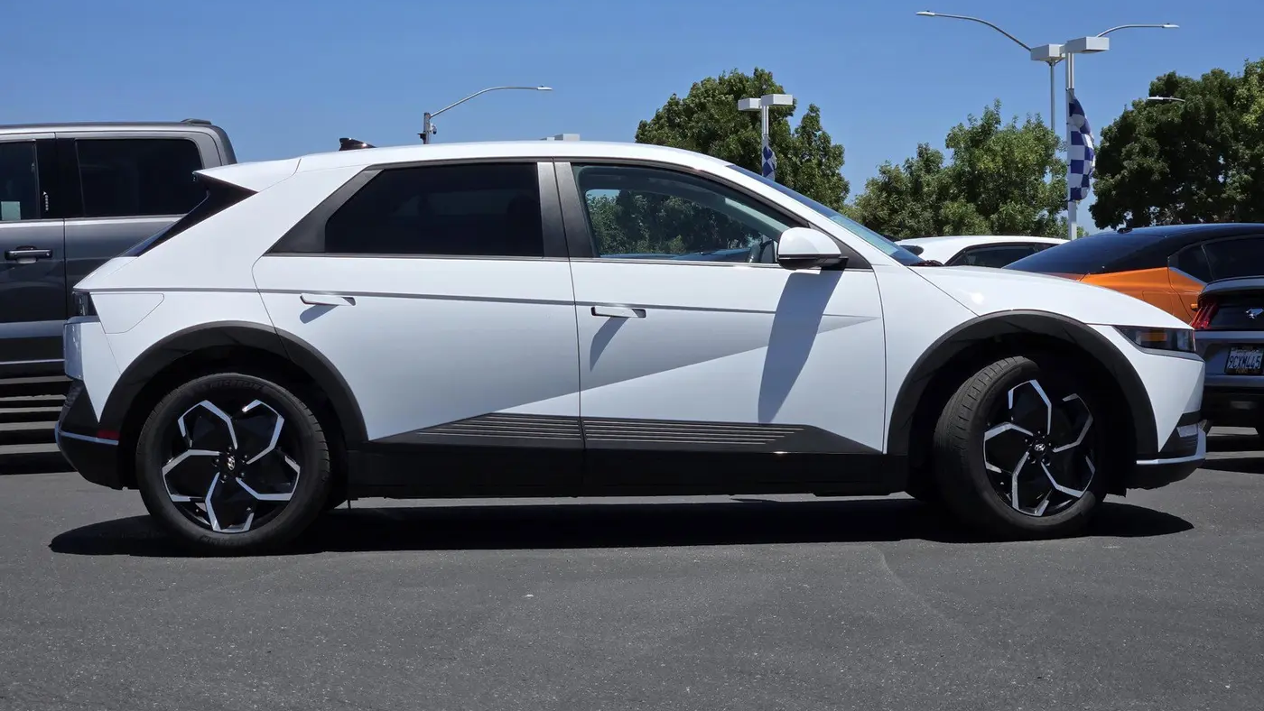 2024 Hyundai IONIQ 5 SEL