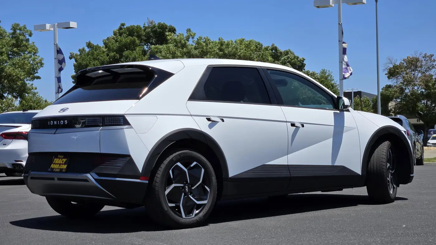 2024 Hyundai IONIQ 5 SEL