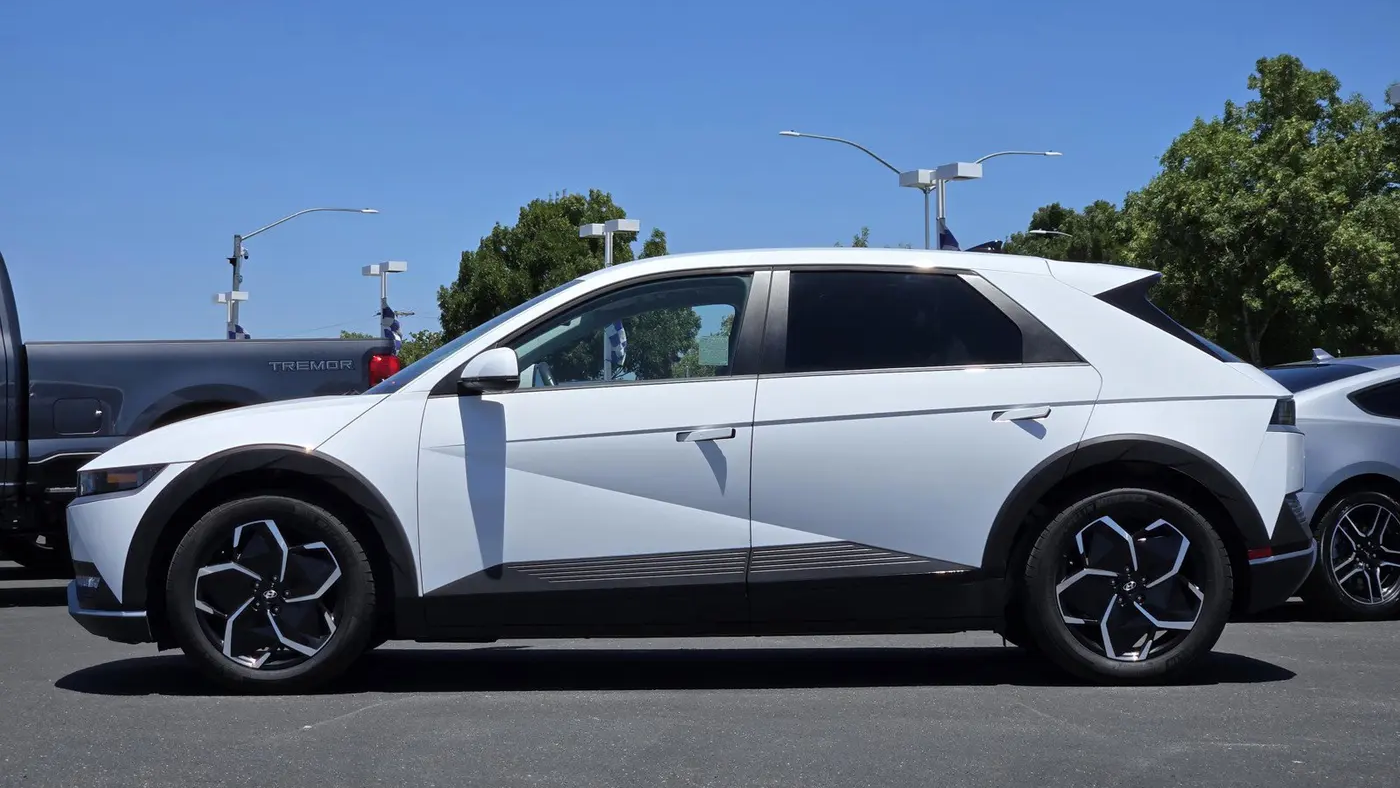2024 Hyundai IONIQ 5 SEL