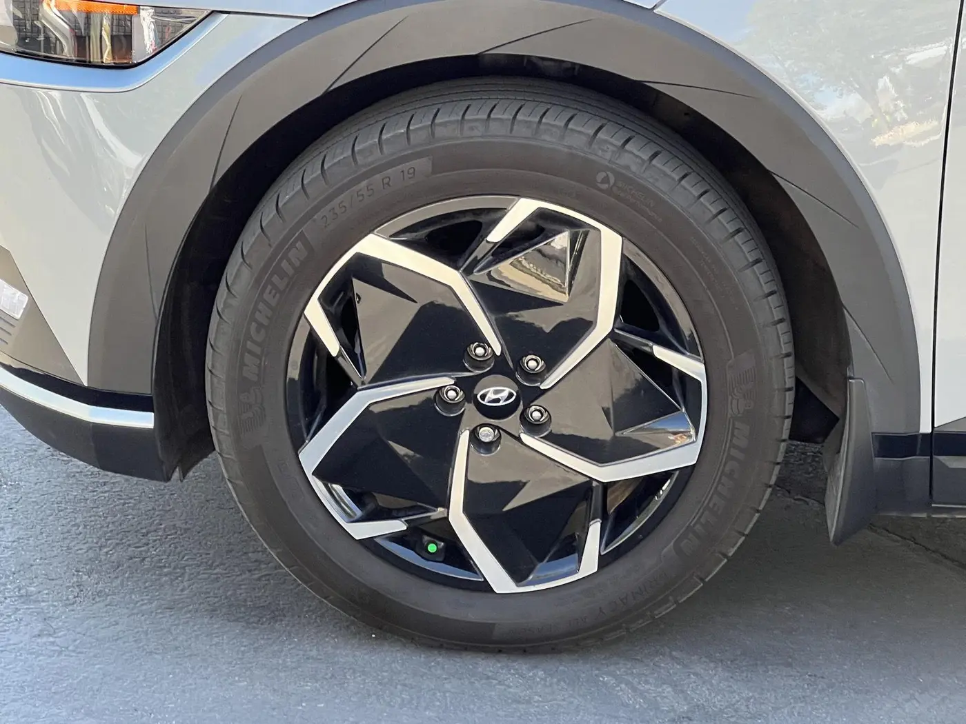 2024 Hyundai Ioniq - $29,918