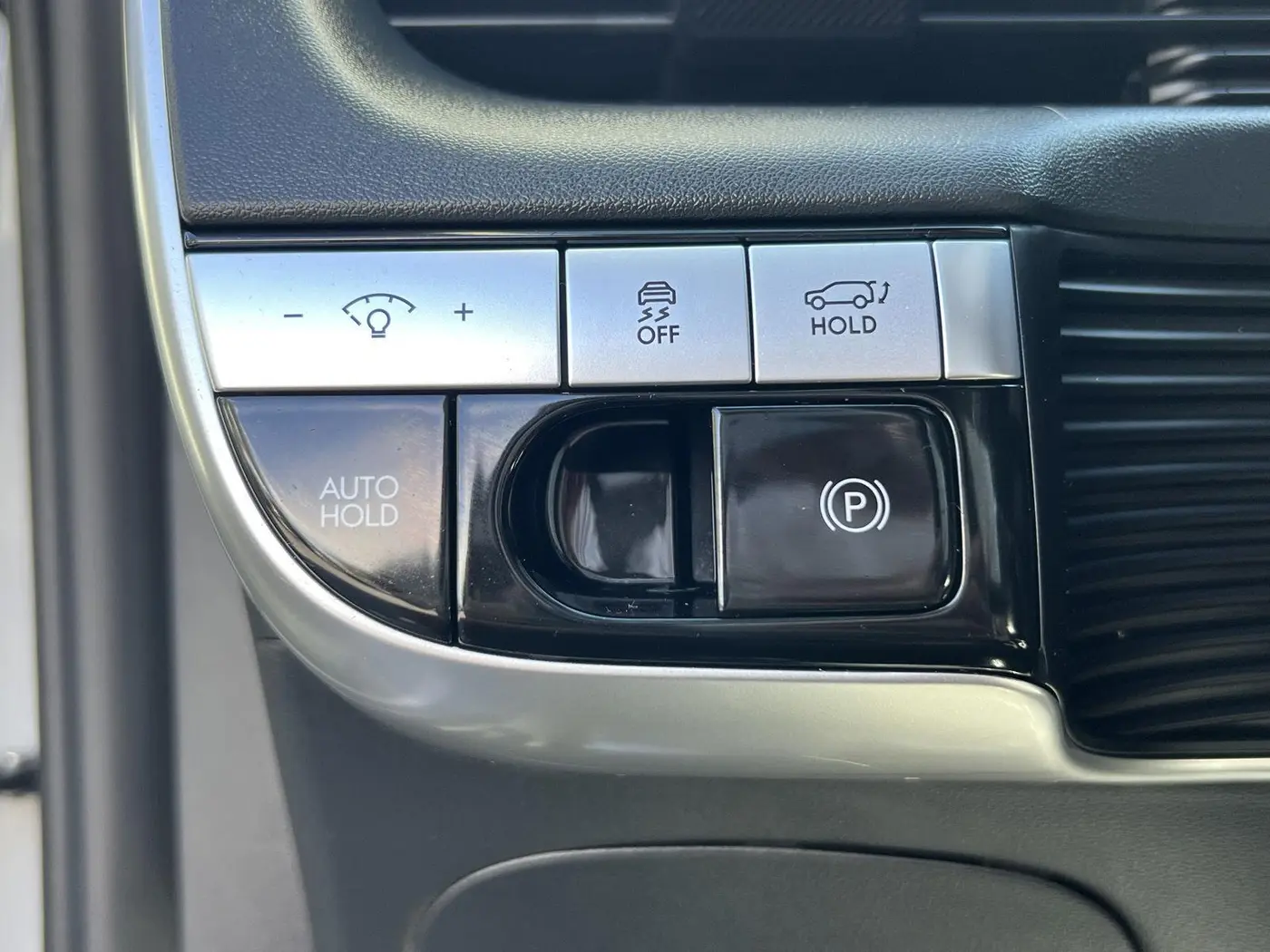 2024 Hyundai Ioniq - $29,918
