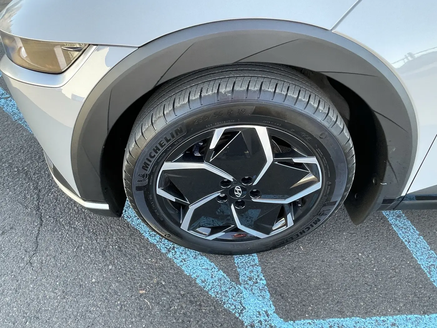 2024 Hyundai Ioniq - $28,082