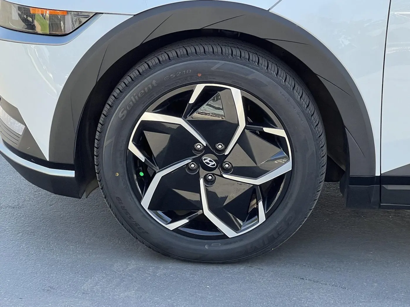 2024 Hyundai Ioniq - $28,445