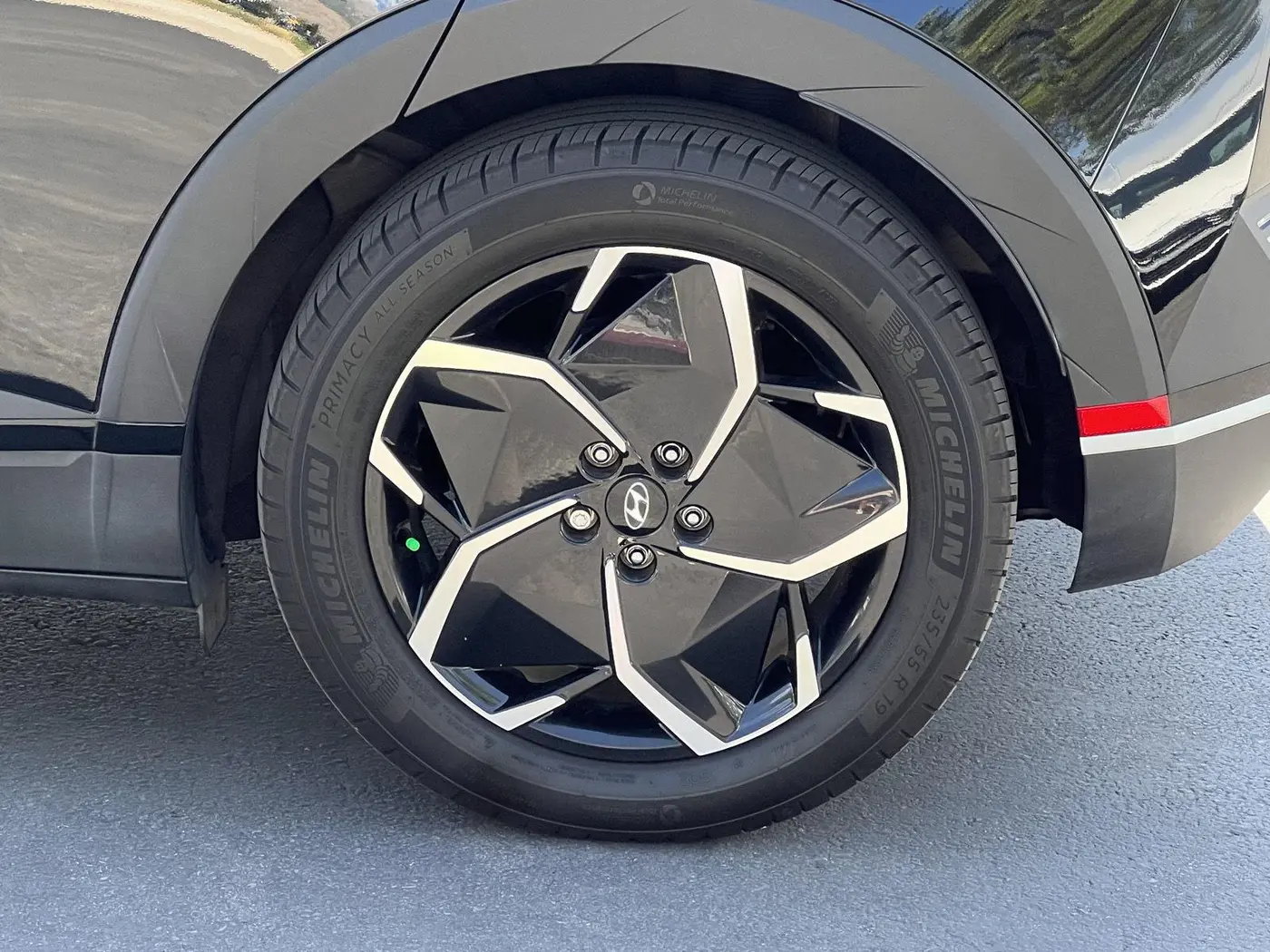 2024 Hyundai Ioniq - $29,149