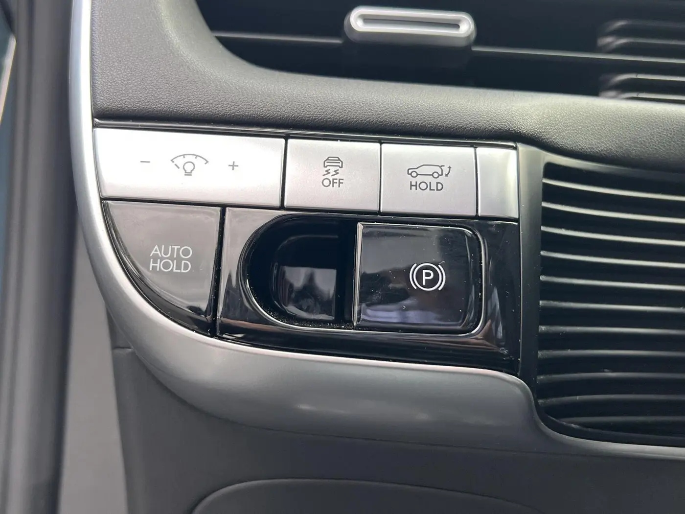 2023 Hyundai Ioniq - $27,878