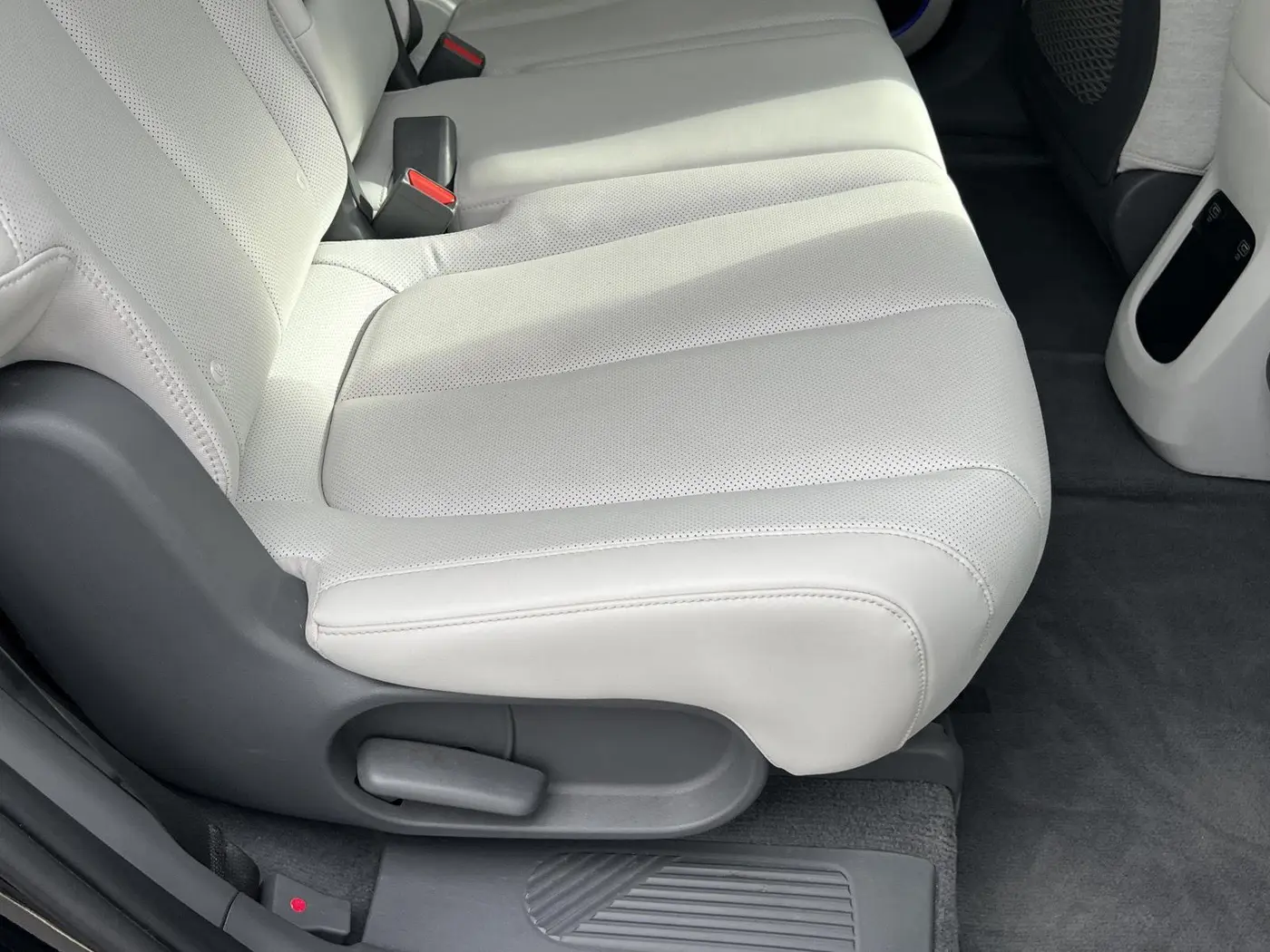 2024 Hyundai Ioniq - $33,359