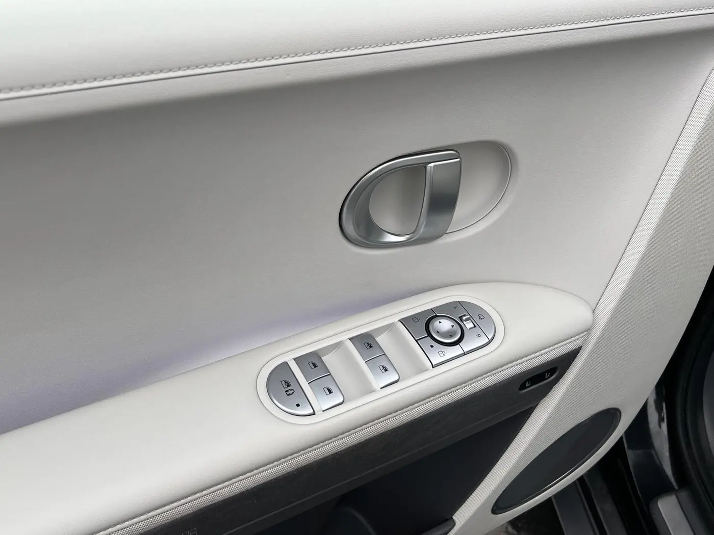 2024 Hyundai Ioniq - $33,359
