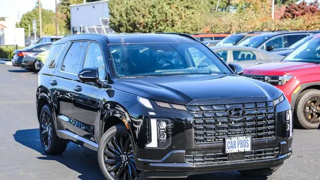 Preowned 2025 Hyundai PALISADE Calligraphy Night Edition for Sale