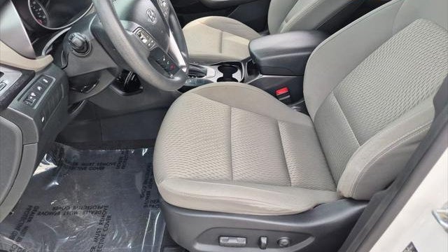 2016 Hyundai SANTA FE SE