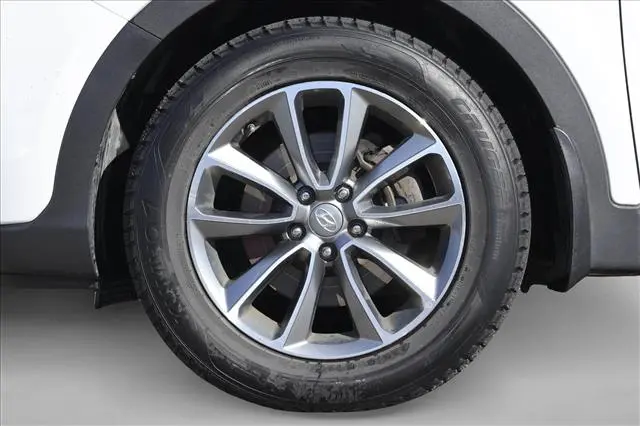 2018 Hyundai Santa Fe - $15,486