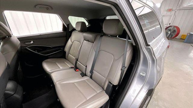 2017 Hyundai SANTA FE SE