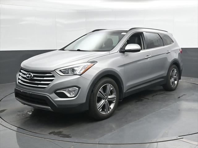 2015 Hyundai Santa Fe - $13,050