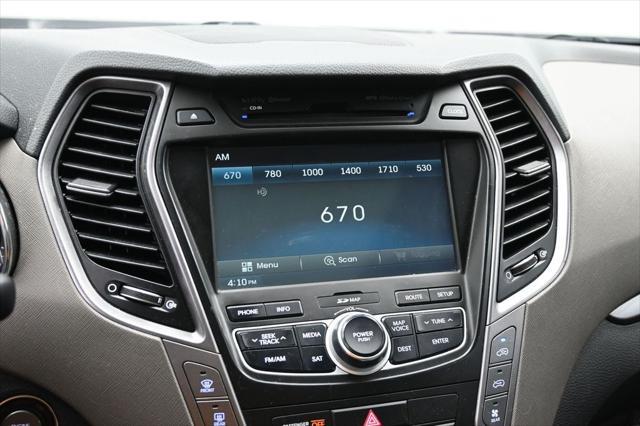 2015 Hyundai Santa Fe - $13,050