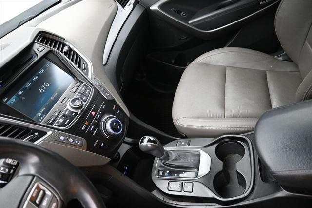 2015 Hyundai Santa Fe - $13,050