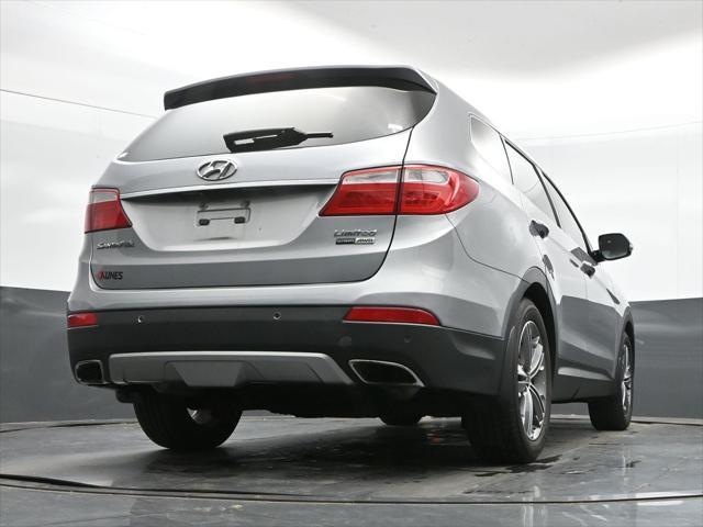 2015 Hyundai Santa Fe - $13,050