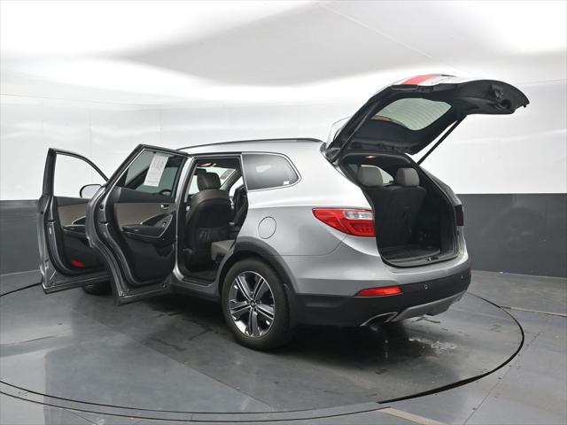 2015 Hyundai Santa Fe - $13,050