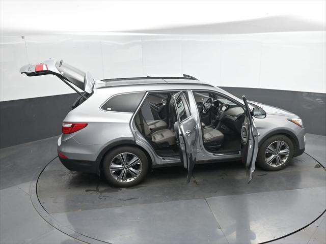 2015 Hyundai Santa Fe - $13,050