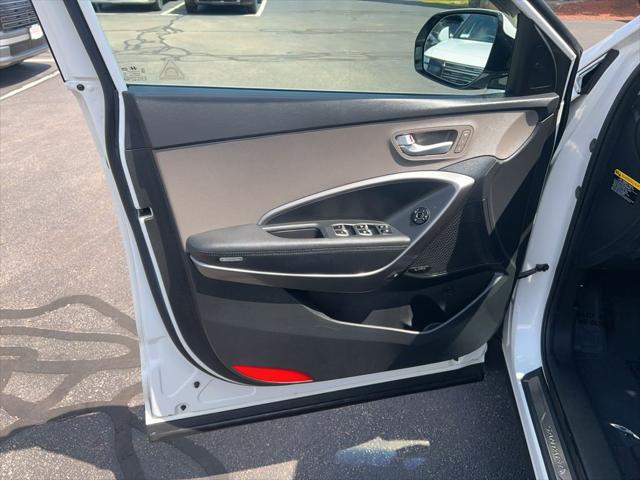 2017 Hyundai Santa Fe - $13,700