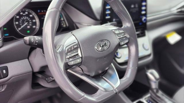 2021 Hyundai IONIQ Plug-in Hybrid SE