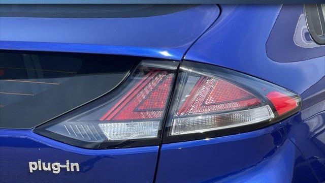 2021 Hyundai IONIQ Plug-in Hybrid SE