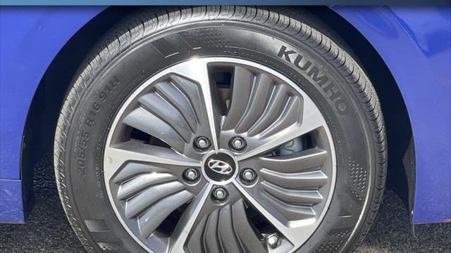 2021 Hyundai IONIQ Plug-in Hybrid SE