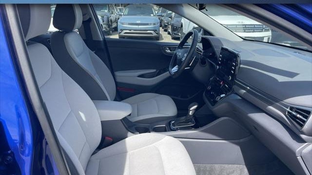 2021 Hyundai IONIQ Plug-in Hybrid SE