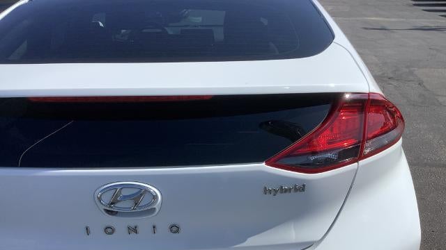 2022 Hyundai IONIQ Hybrid SE