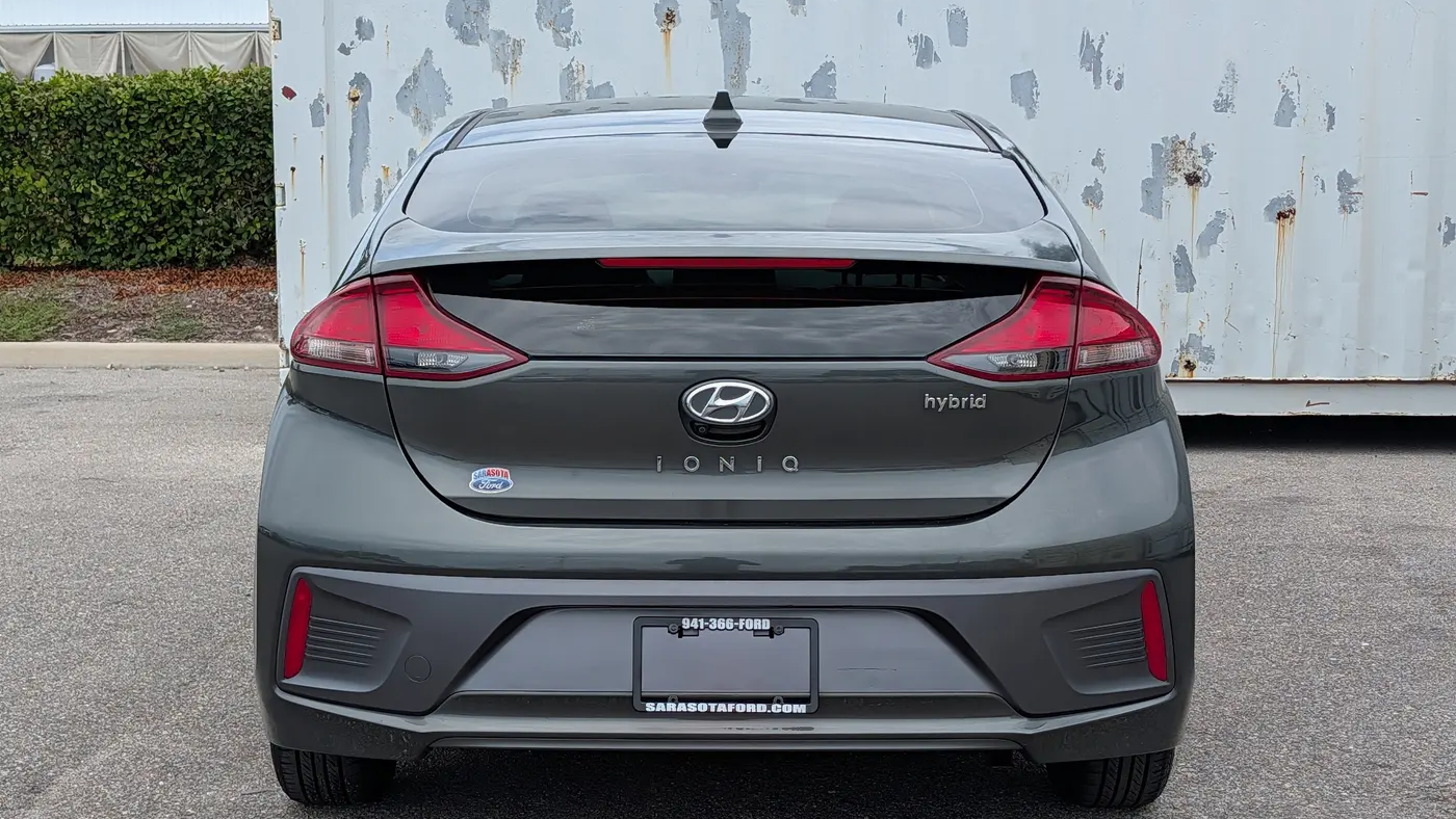2022 Hyundai IONIQ Hybrid SE