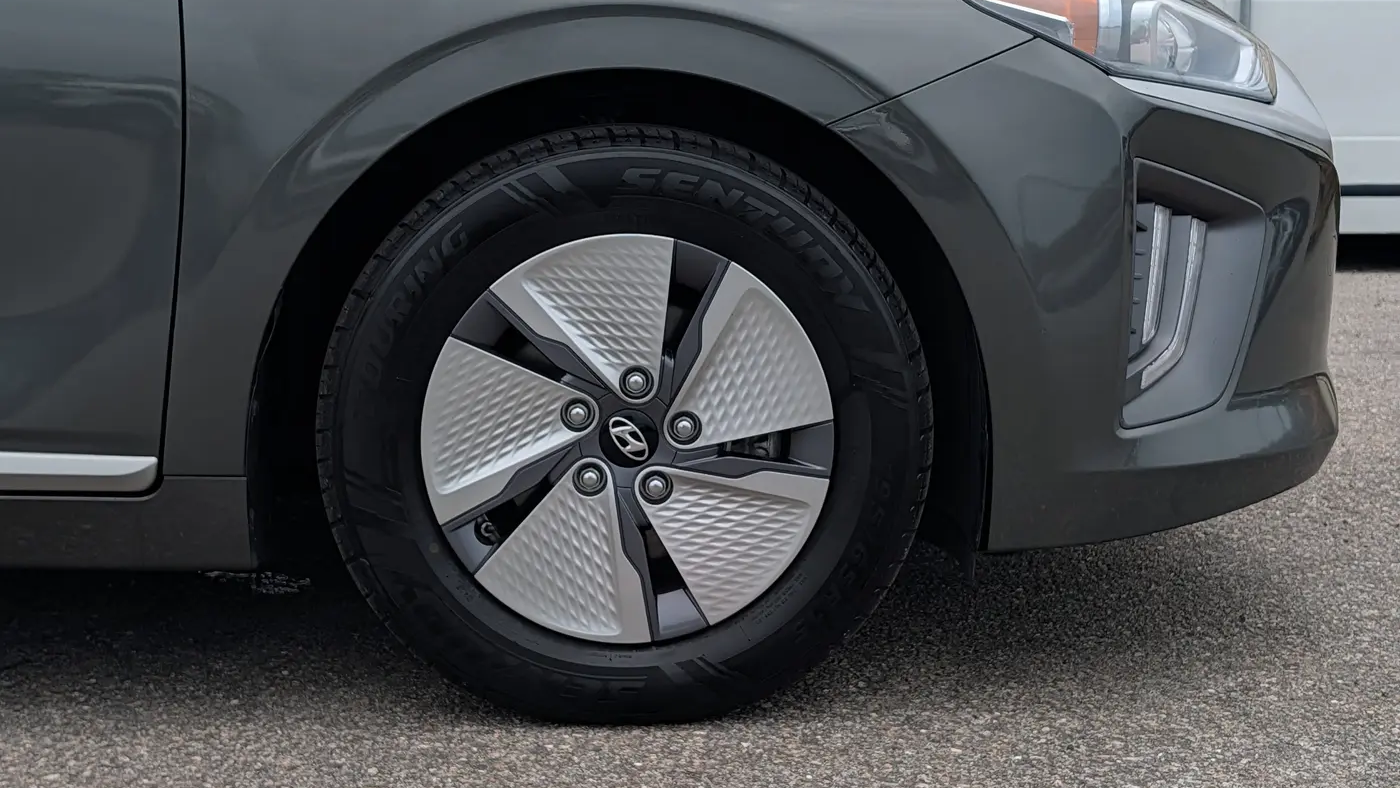 2022 Hyundai IONIQ Hybrid SE