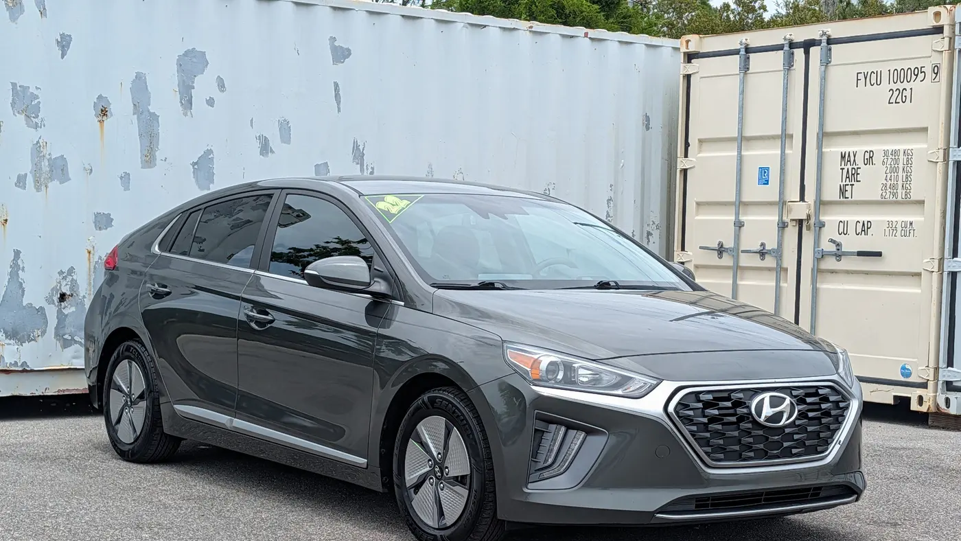 2022 Hyundai IONIQ Hybrid SE