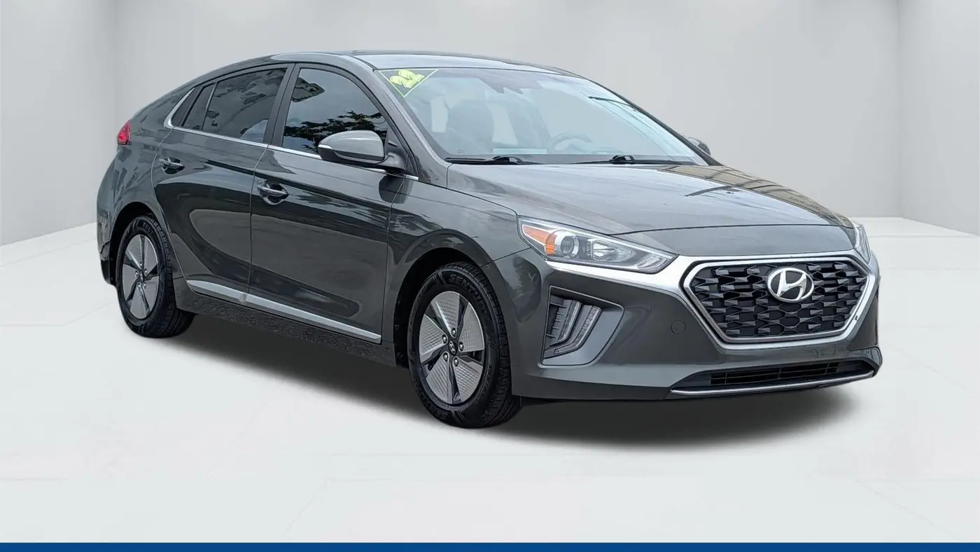 2022 Hyundai IONIQ Hybrid SE