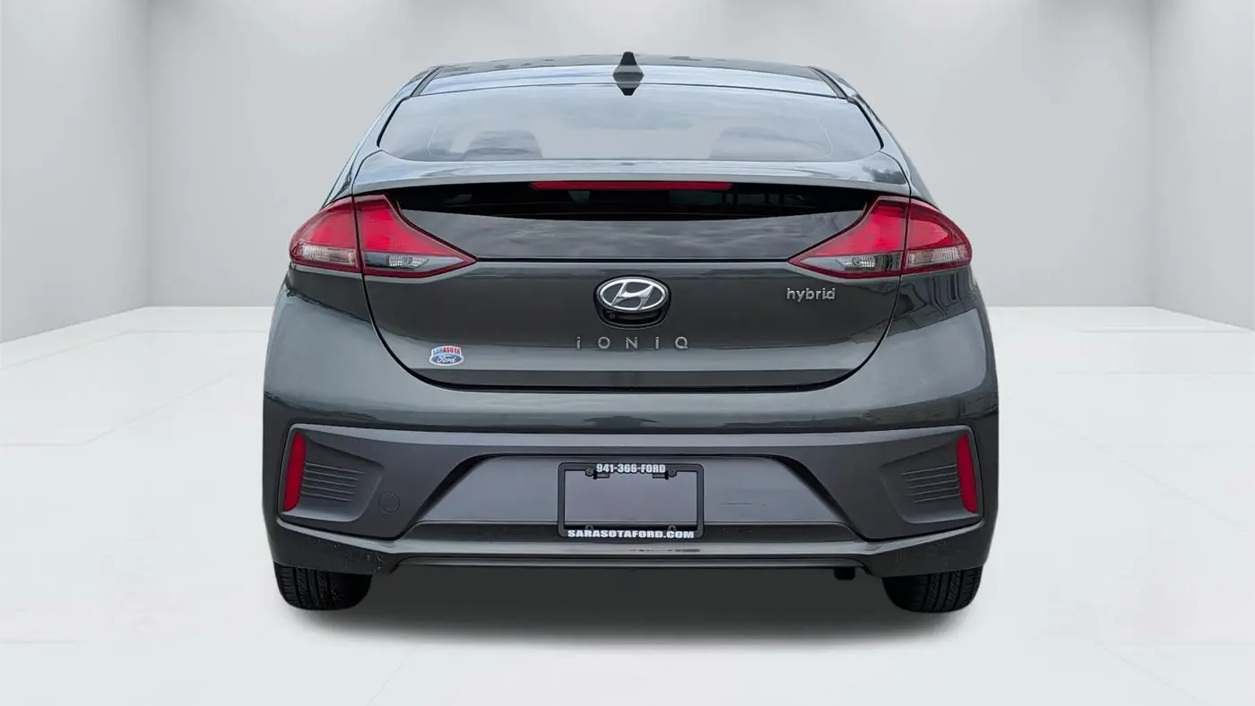 2022 Hyundai IONIQ Hybrid SE