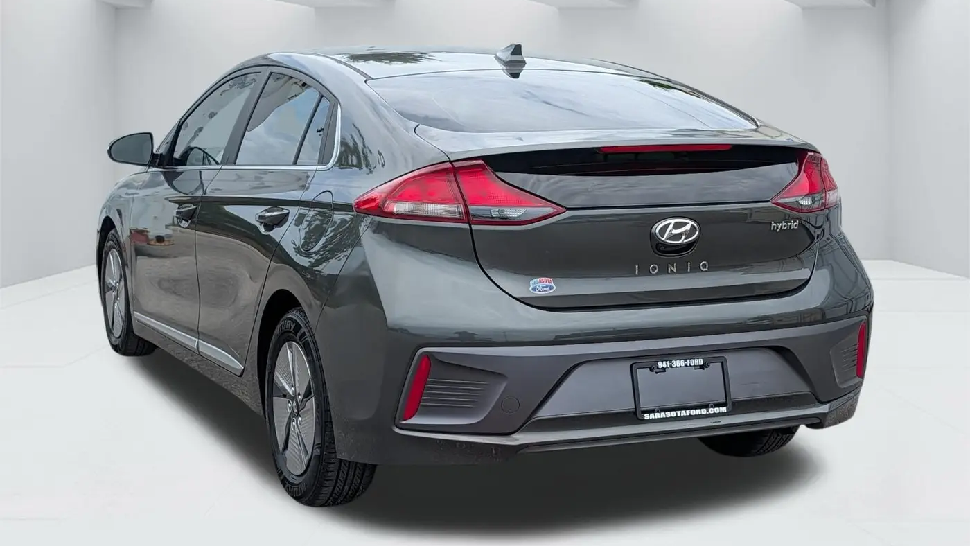 2022 Hyundai IONIQ Hybrid SE