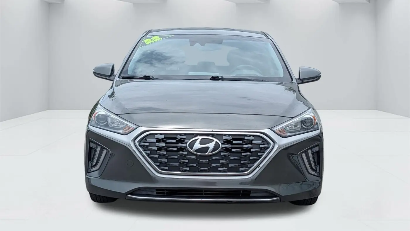 2022 Hyundai IONIQ Hybrid SE