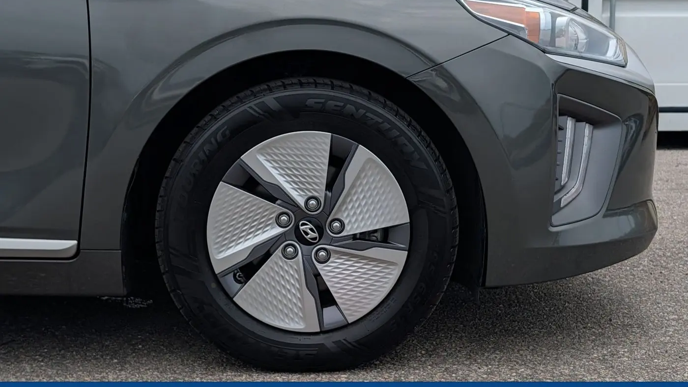 2022 Hyundai IONIQ Hybrid SE