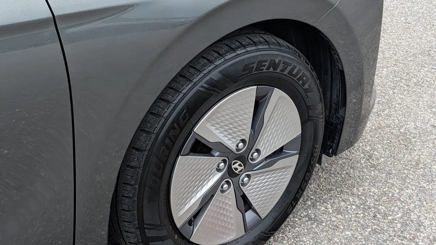2022 Hyundai IONIQ Hybrid SE